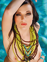 Kaya Danielle dips her tight body in the pool